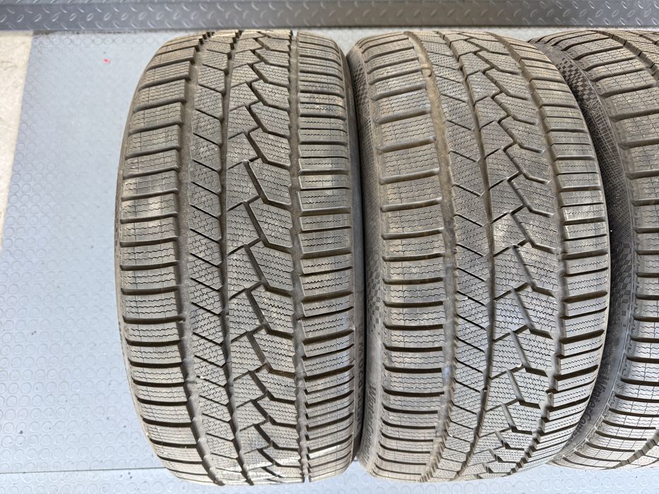 4бр. ПОЧТИ ЧИСТО НОВИ Зимни Гуми С Борд 245/35R/20W,XL -CONTINENTAL- DOT:2423 - 8.4мм.+8.0мм.