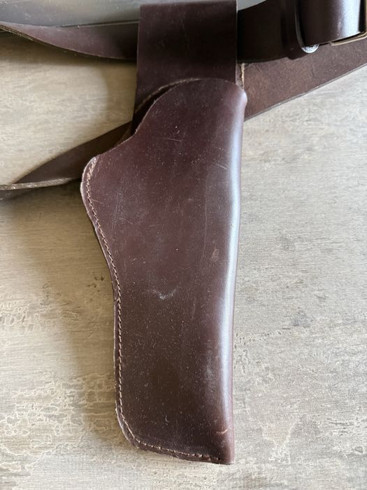 Toc pistol cu centura
