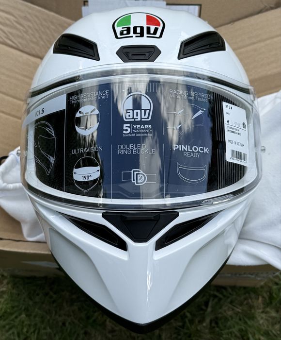 нова каска AGV K1 S размер M цвят бял