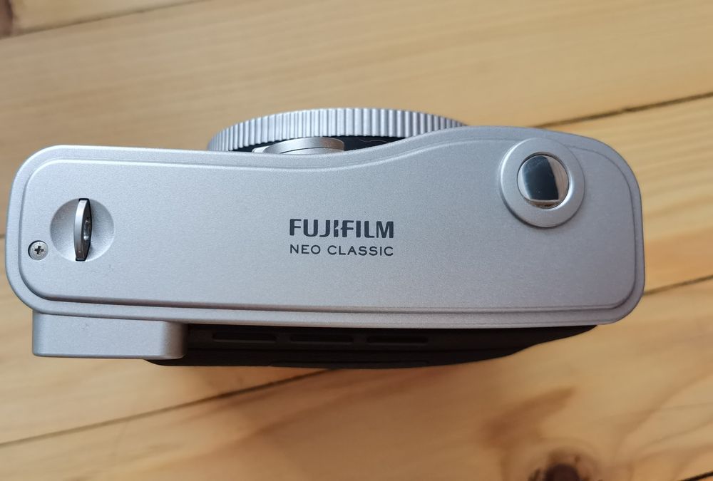 Фотоапарат за моментни снимки Fujifilm Instax Mini 90 Neo classic