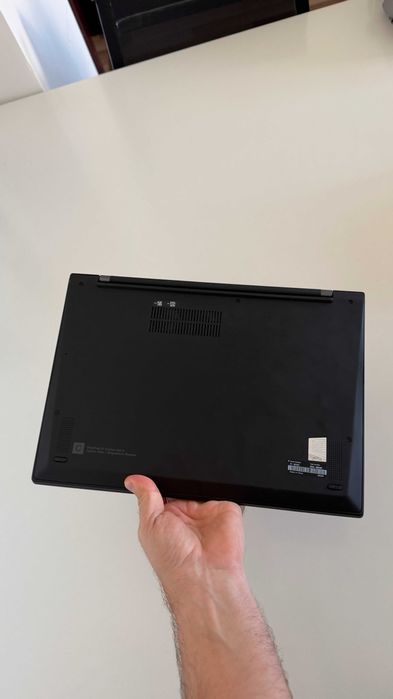 Lenovo ThinkPad X1 Carbon Gen 9, i7-1165G7, 32GB RAM, 1TB SSD