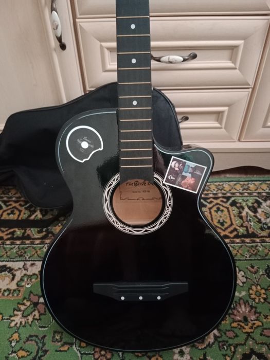 Акустическая Гитара "The Olive Tree"