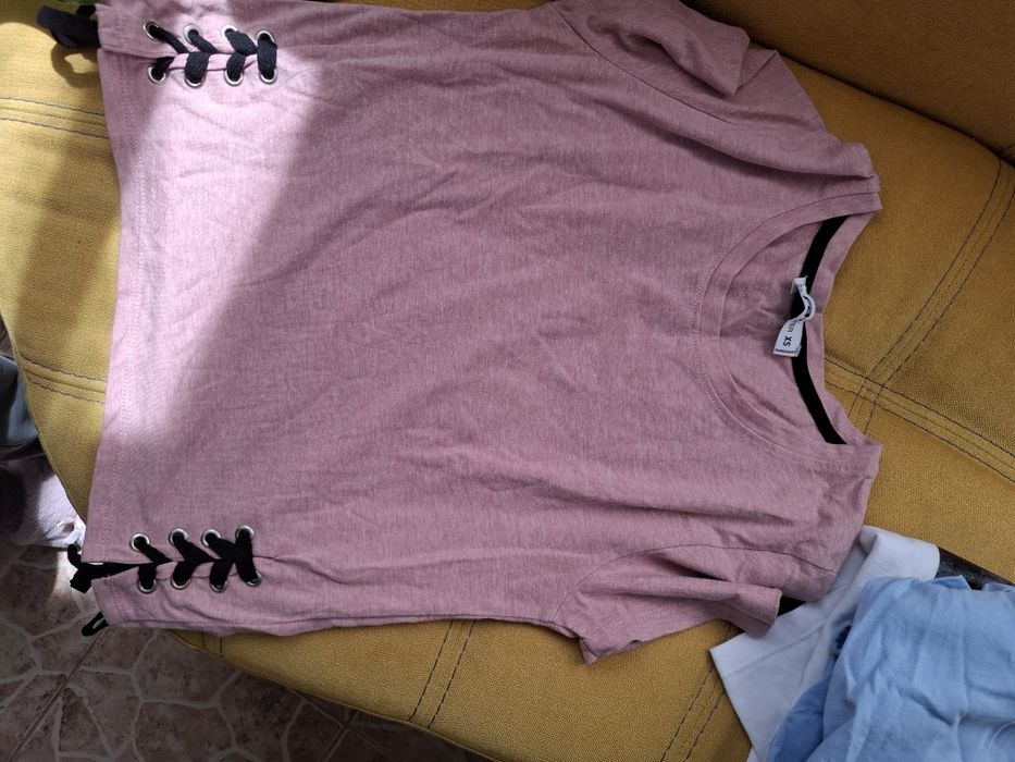 Къси панталонки и блузи