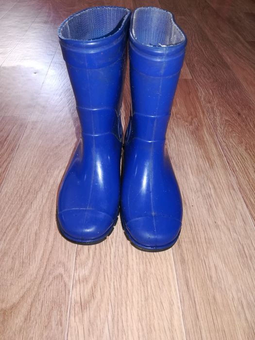 Сапожки детские продаю