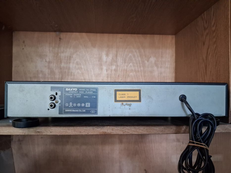 Vând CD player marca Sanyo CP 830
