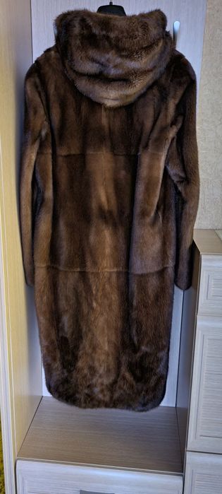 Продам норковую шубу