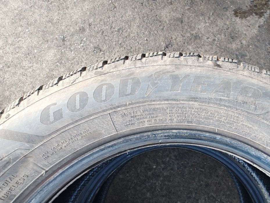 Goodyear UltraGrip Performance 3 215/60/R16 DOT Noiembrie 2024