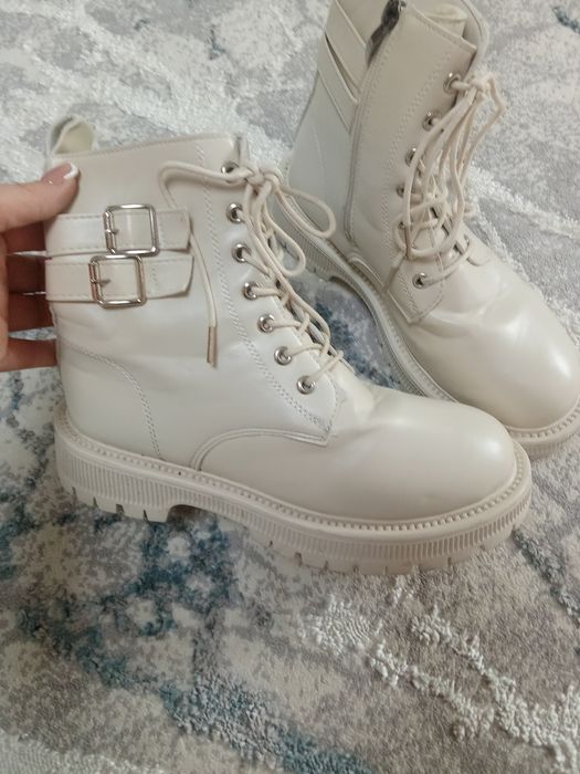 Продам зимние сапожки для девочки 37-38