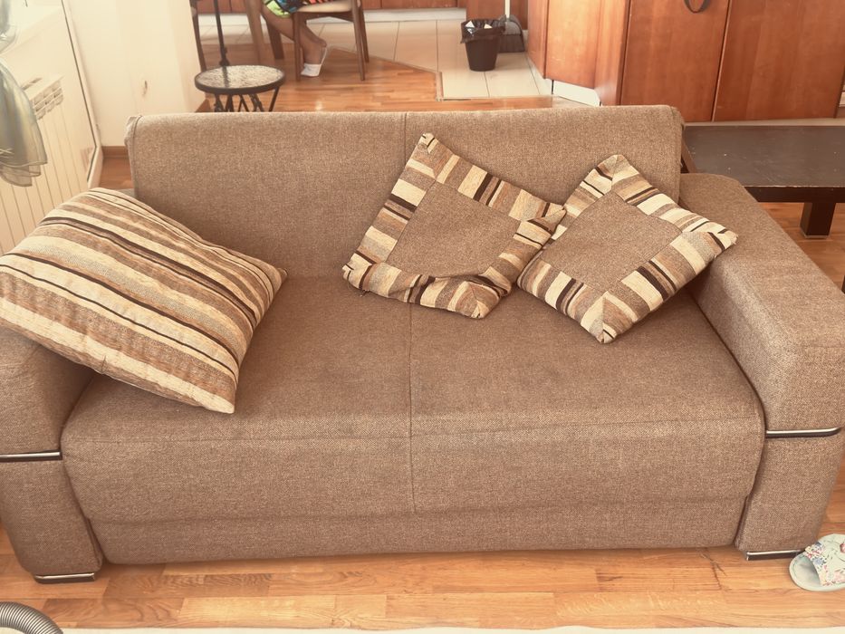 Отлам диван и кексло даром