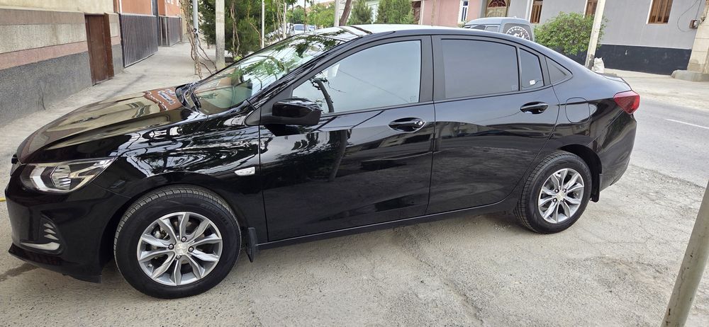 Chevrolet Onix 2023 — 3