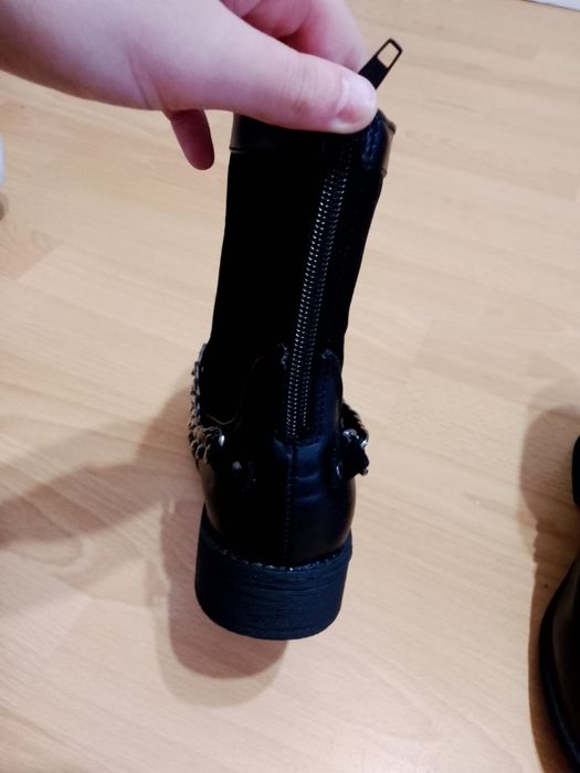 Ghete negre-piele și catifea