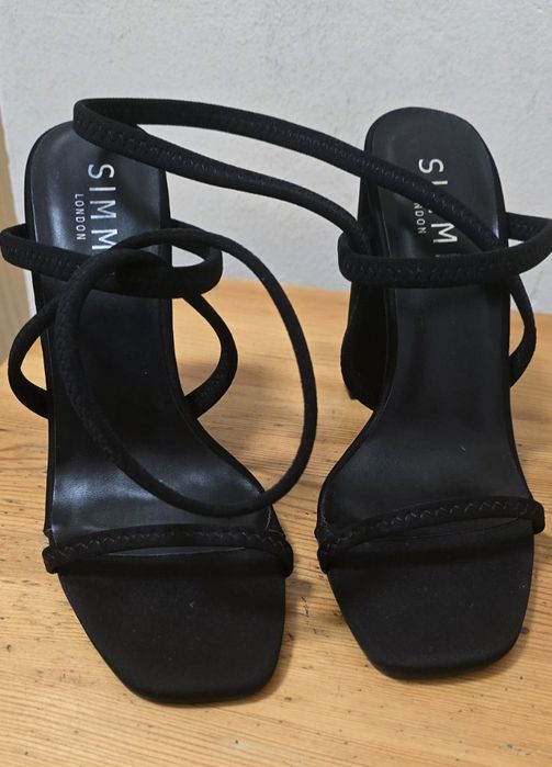 Нови. Дамски оригинални сандалки.  SIMMI LONDON