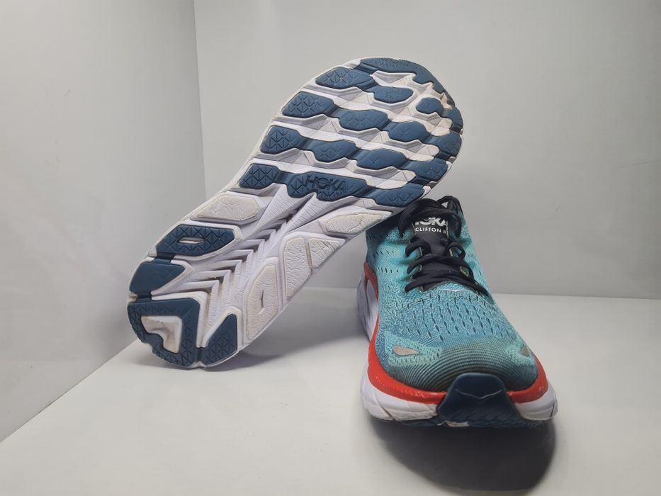 Маратонки Hoka Clifton 8

Носени, но в отлично състояние.

Размер 46 2/3 стелка 30.5 см.

Цена 45 евро.