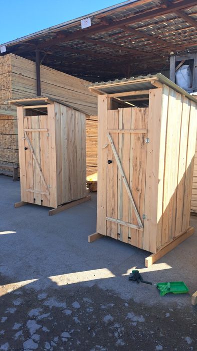 Уличный туалет в наличии есть