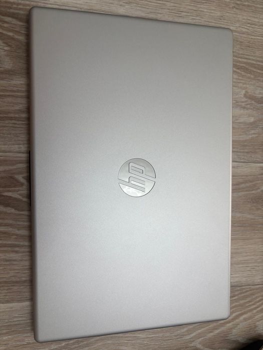 Ноутбук 200 000 теңге