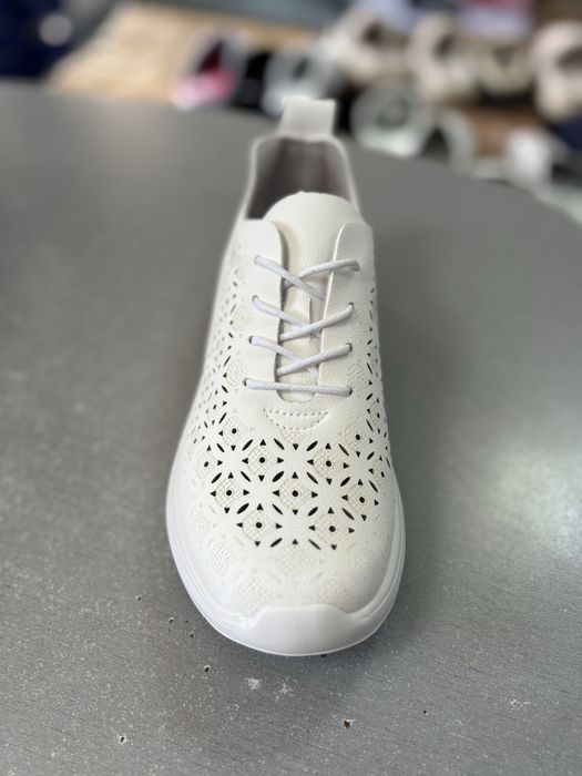 Дамски пролетни обувки