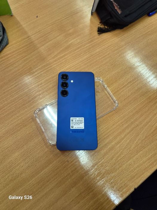 Samsung galaxy S25 12/128