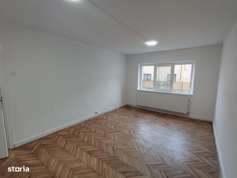 Apartament nemobilat cu 3 camere -zona RAGC.