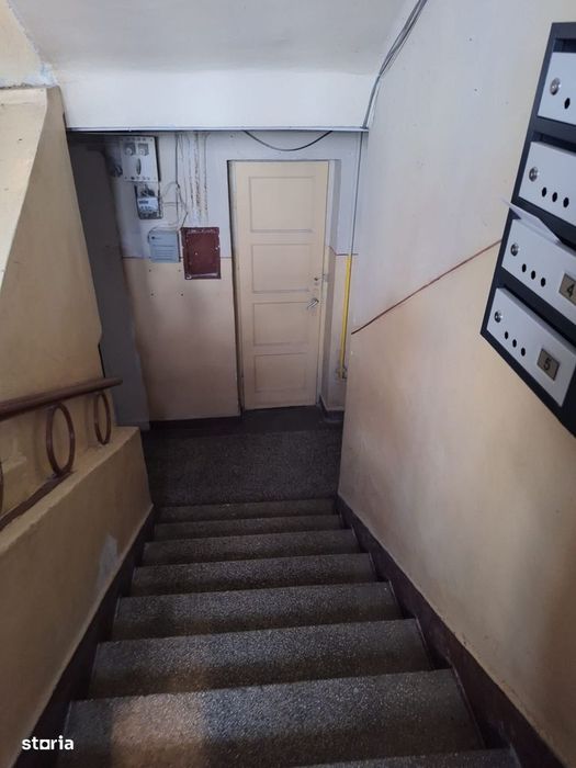 Vand apartament doua camere pe strada Horea,fost cabinet stomatologic
