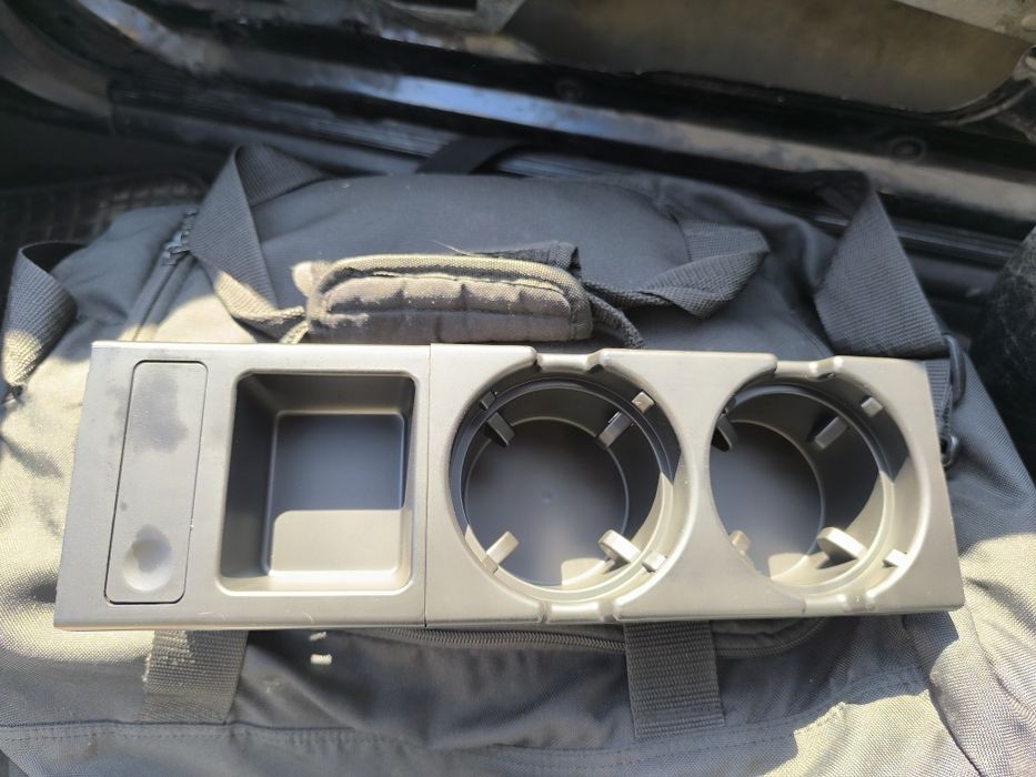 Къп холдър за BMW E46