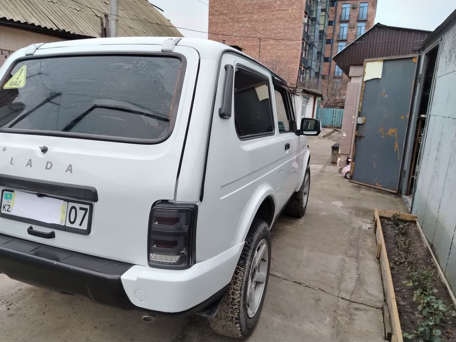 Продам ниву  2016 года.