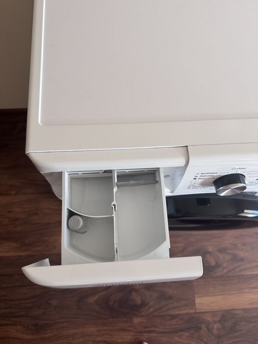 Пералня Whirlpool FFB 7438 BV EE - слим