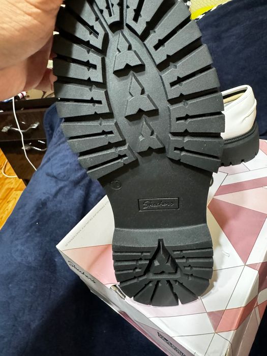 Продаются кожаные Skechers