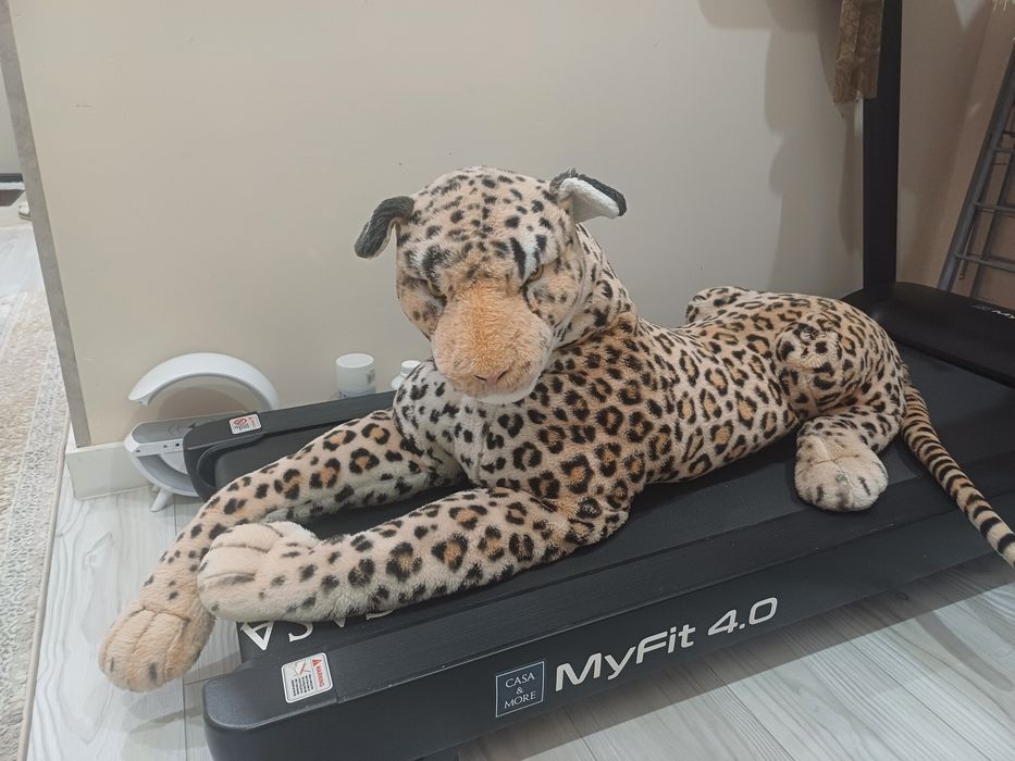 Продаю игрушку Тигр в отличном состоянии