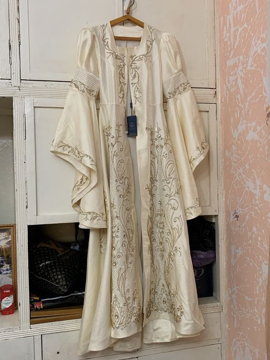 Yangi ansambl, lianali atelyesidan