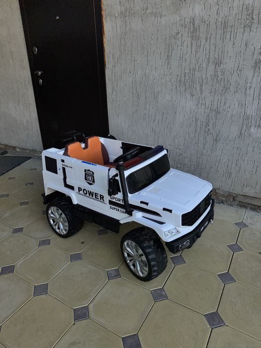 Машина детская на акуммуляторе