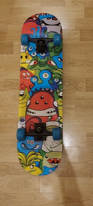 Skateboard aproape ca nou