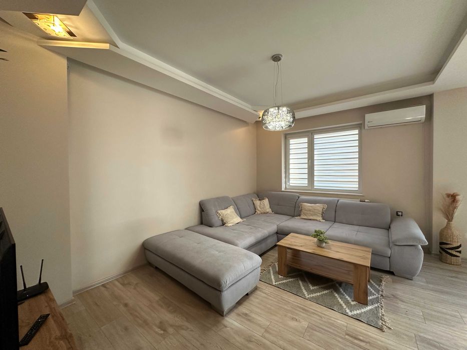 Дава се под наем Тристаен апартамент в Стара Загора, Център - 90 кв.м за 510 € - Снимка #1