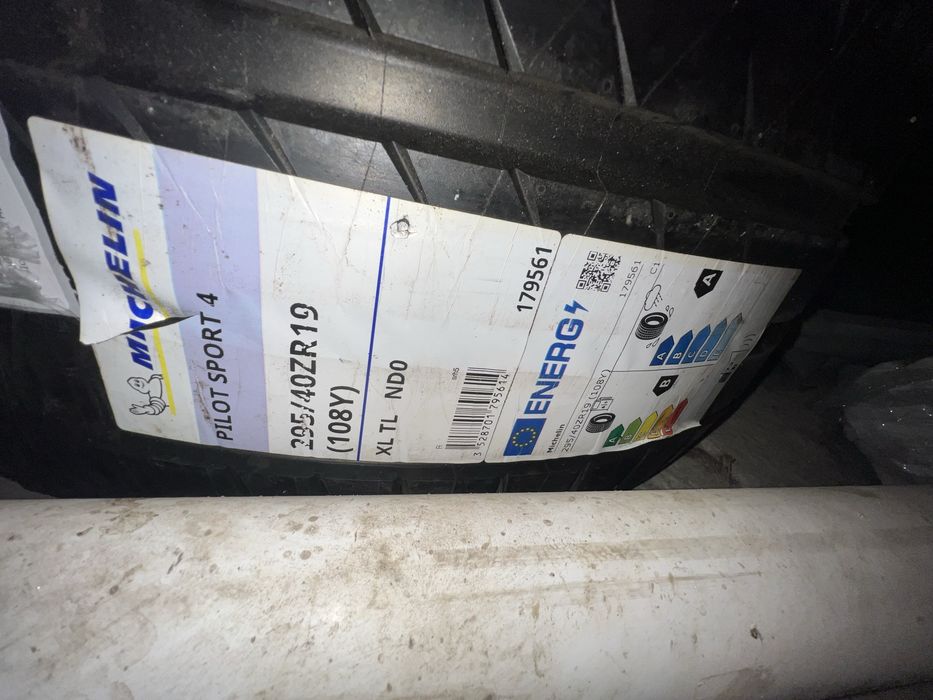 Гуми 295/40/19 Michelin Pilot Sport 4 ЧИСТО НОВИ