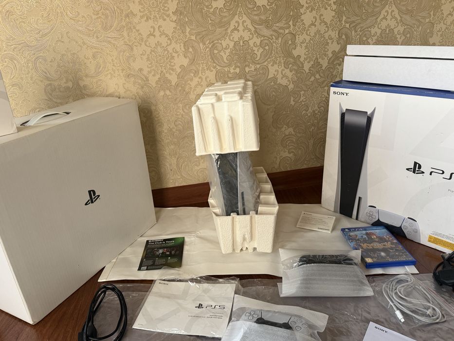 Продам новый Playstation 5 box edition 1tb