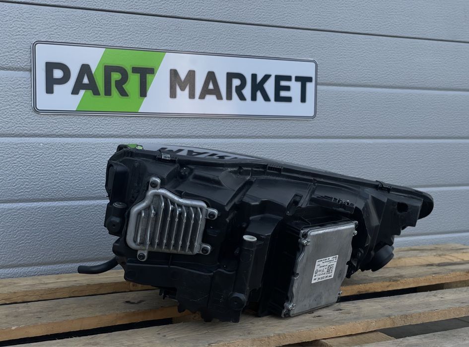 Ляв Фар AUDI Q5 SQ5 FY