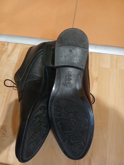 Нови мъжки обувки естествена кожа