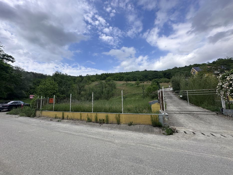 Teren intravilan pentru casa sau cabana ,lângă râul Barcău – panoramă superbă, zonă liniștită