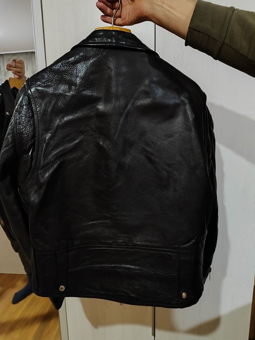 Продам  срочно кожаную куртку косуху