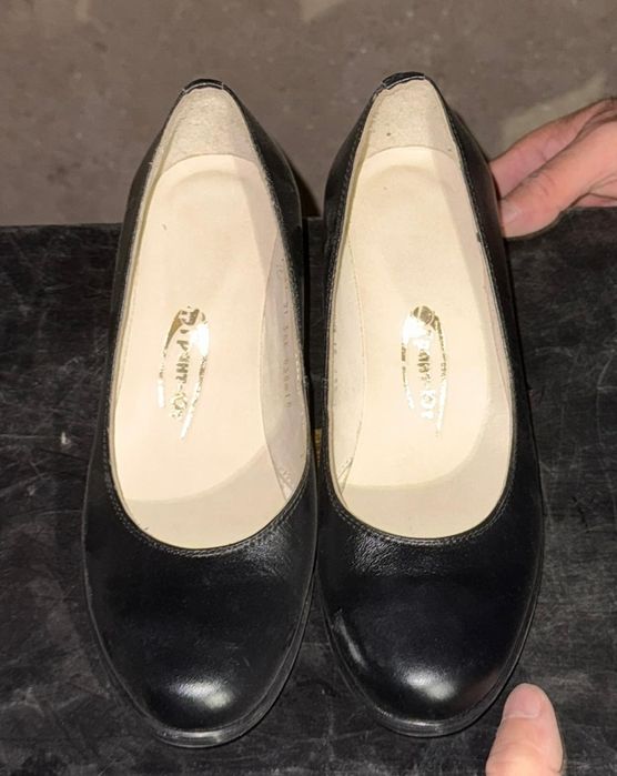 Туфли женские,кожаные.