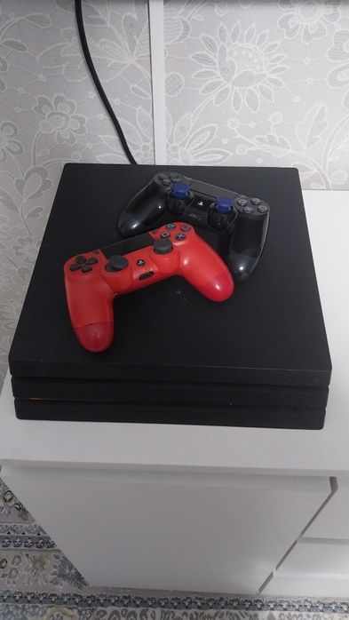 Пс4 про в отличном состоянии+2 игры