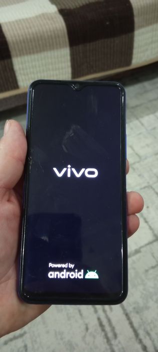 Телефон vivo в рабочем состоянии