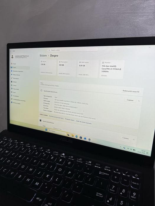 Laptop ASUS-design slim, stare foarte bună