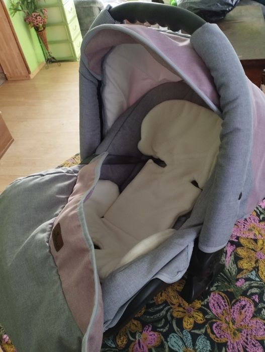 Бебешка количка Lorelli Mia 3 в 1