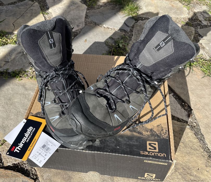 Обувки Salomon.