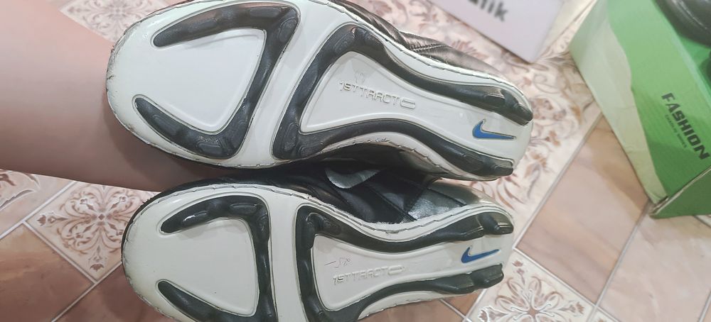 Продам туфли на мальчика