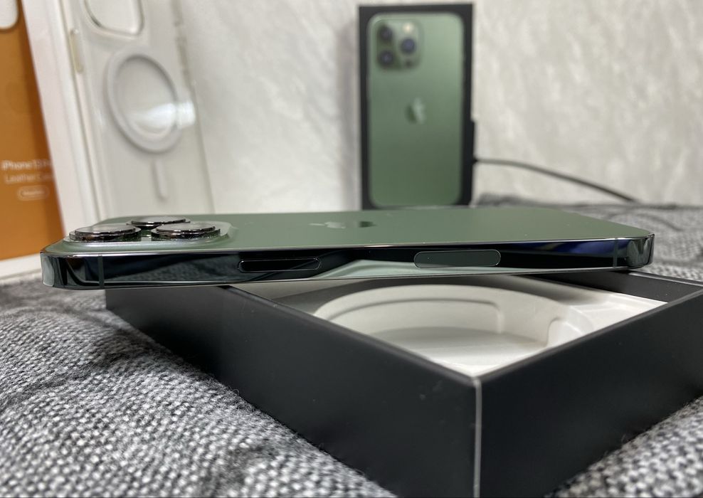 iPhone 13 Pro - 256GB, Alpine Green