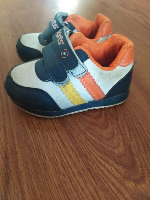 Кроссовки детские