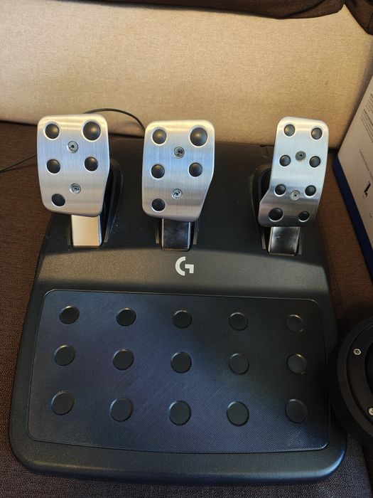 Logitech G239 SE Racing Wheel, pedals and shifter