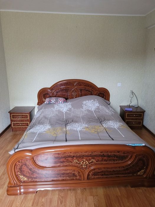 Продам спальный гарнитур недорого