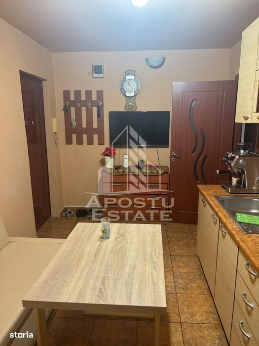 Apartament cu 2 camere de vanzare, etaj4/5, Zona Lipovei , Timisoara